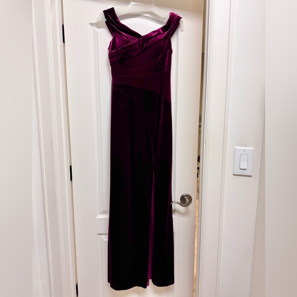 Johnny Was “Burgundy Solid Stretch Velvet Dress” NEVER WORN! Free shipping - Picture 5 of 7